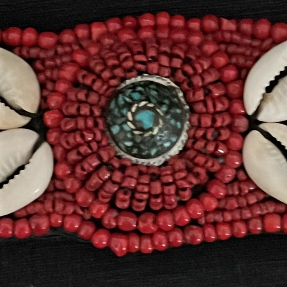 Beaded Belt Vintage Traditional Nepalese Cowrie Shells Red Beads Turquoise Inlay - Picture 4 of 7